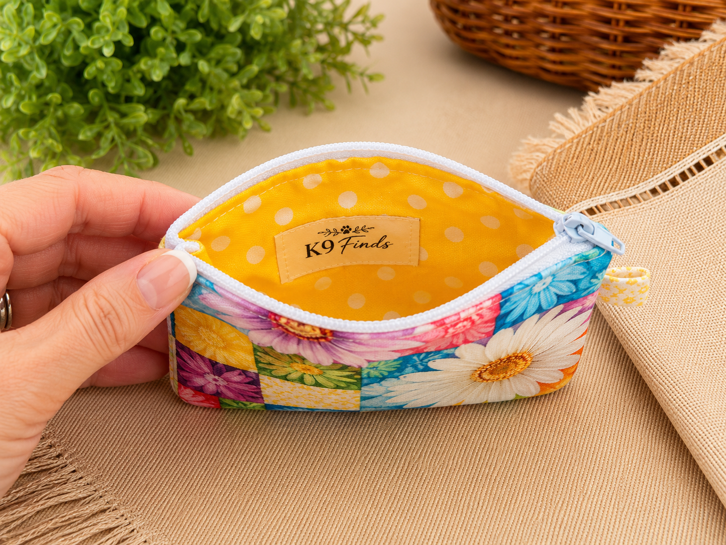 Daisy Patchwork Keychain Wallet